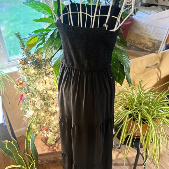 PrettyGarden black maxi sundress - Picture 2 of 5